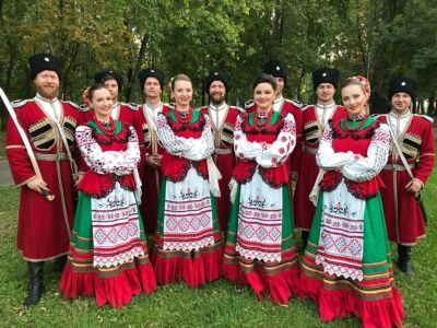 Новогодний разгуляй с Московским Казачьим Хором