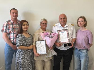 Пусть будут спокойны речные пути для флота, что к цели идёт неустанно /    