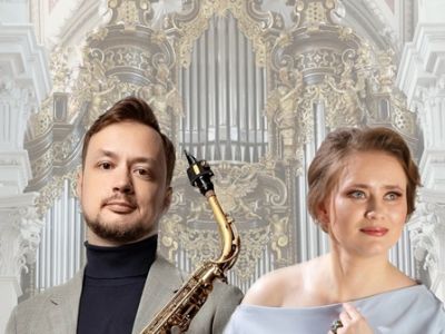 Орган и саксофон при свечах: лунный свет над Невой