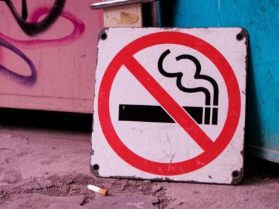 В ГД сообщили, когда заработает запрет на продажу вейпов и сигарет на остановках