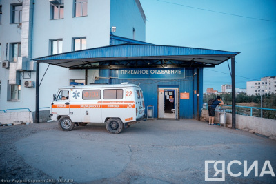 Врачи рассказали о состоянии женщины, которую мужчина изрезал ножом на улице в Якутске / ЯСИА Якутск Якутск Республика Саха (Якутия)