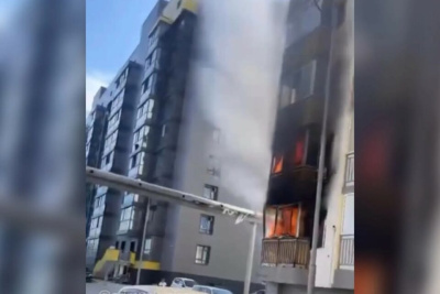 Видео: пожар в жилом доме в Якутске повредил два балкона / Саина Титова Якутск Якутск Республика Саха (Якутия)