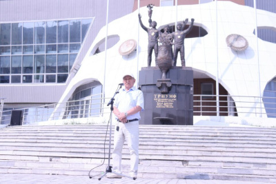 В Якутске провели торжественный митинг в честь 50-летия триумфа на Олимпийских играх / Дьулустаан Сергеев Якутск Якутск Республика Саха (Якутия)