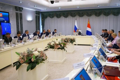 Айсен Николаев принял участие в заседании Совета при полпреде президента России в ДФО / ЯСИА   