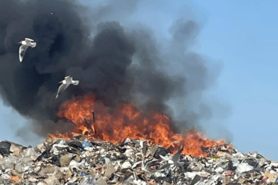 Пожар на мусорном полигоне в Якутске почти локализован / Николай Борисов Якутск Якутск Республика Саха (Якутия)