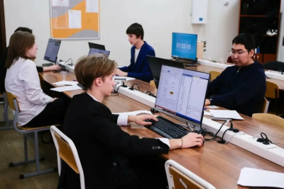 Демоэкзамен на 100 баллов сдали 19 выпускников Якутии / ЯСИА   Республика Саха (Якутия)