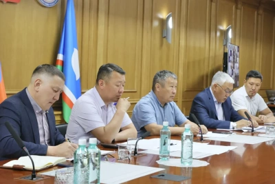 Более 840 тонн топлива распределили среди аграриев Якутии для сезонных работ / ЯСИА   Республика Саха (Якутия)