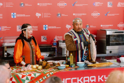 Якутскую строганину представили на форуме сибирского гостеприимства в Новосибирске / ЯСИА   