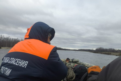 Двое мужчин утонули при опрокидывании лодки в Верхнеколымском районе / ЯСИА   