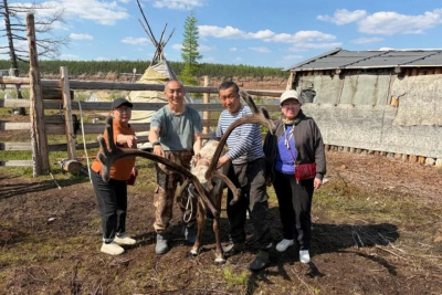 Якутянин открыл семейную ферму по разведению оленей в Оленекском районе / ЯСИА   
