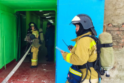 В Якутске на улице Бестужева-Марлинского загорелся жилой дом / ЯСИА Якутск Якутск Республика Саха (Якутия)