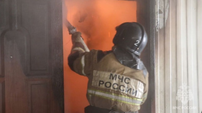 В Якутске огнеборцы спасли частный дом при пожаре бани / ЯСИА Якутск Якутск Республика Саха (Якутия)