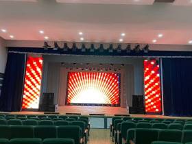 В якутском селе Амге по нацпроекту «Культура» обновили зрительный зал Дома народного творчества