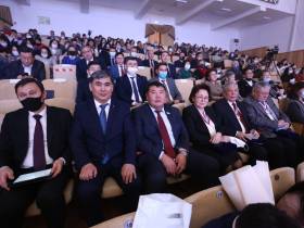 В Якутске отметили 65-летие ЯГУ-СВФУ