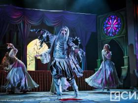 Страшно смешная сказка. В Русском театре Якутска презентовали новый детский мюзикл