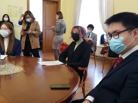 В Якутии наградили победителей и призеров конкурса эссе на английском языке среди школьников