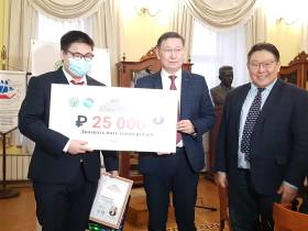 В Якутии наградили победителей и призеров конкурса эссе на английском языке среди школьников