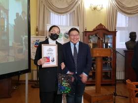 В Якутии наградили победителей и призеров конкурса эссе на английском языке среди школьников