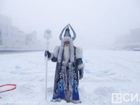 На Талом озере в Якутске в экстремальных условиях нарисовали Быка холода