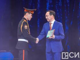 "Вы - завтрашний день республики". Состоялась ежегодная Елка главы Якутии