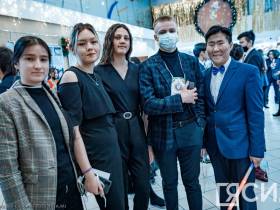 "Вы - завтрашний день республики". Состоялась ежегодная Елка главы Якутии