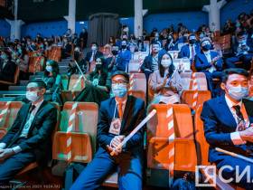 "Вы - завтрашний день республики". Состоялась ежегодная Елка главы Якутии