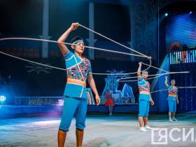 "Вы - завтрашний день республики". Состоялась ежегодная Елка главы Якутии