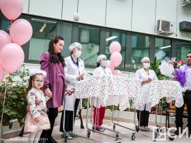 Из Перинатального центра Якутска выписали девочек-тройняшек