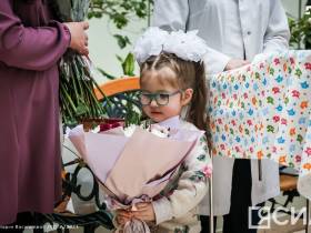 Из Перинатального центра Якутска выписали девочек-тройняшек