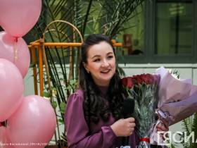 Из Перинатального центра Якутска выписали девочек-тройняшек