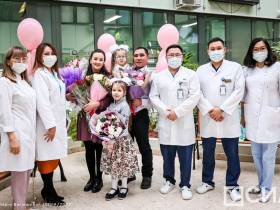 Из Перинатального центра Якутска выписали девочек-тройняшек