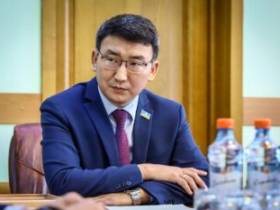 В Якутии презентовали уникальный трехтомник истории республики