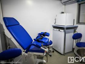 Одиннадцати районам Якутии переданы передвижные медицинские комплексы