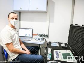 Одиннадцати районам Якутии переданы передвижные медицинские комплексы