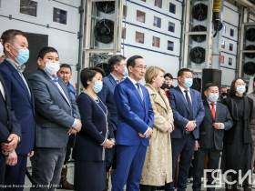 Одиннадцати районам Якутии переданы передвижные медицинские комплексы