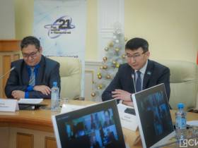 Ученые республики презентовали большой трехтомник "История Якутии"