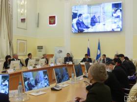 Ученые республики презентовали большой трехтомник "История Якутии"