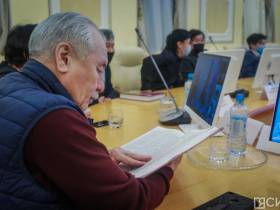 Ученые республики презентовали большой трехтомник "История Якутии"