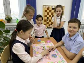 Школьники из якутского города Покровска победили в конкурсе на создание настольной игры