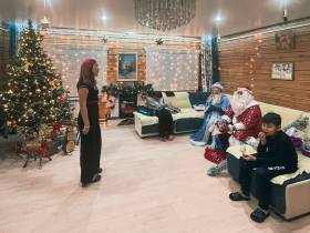 Дед Мороз и Снегурочка МЧС Якутии поздравили детей с Наступающим Новым годом