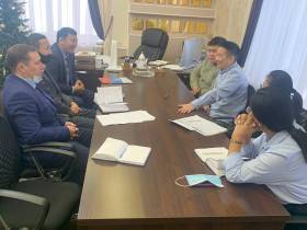 Министр молодежи Якутии с рабочим визитом посетил Хангаласский улус