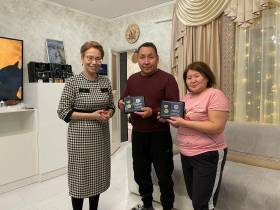 В канун Нового года министр труда Якутии побывала в гостях у приемной семьи Павловых
