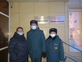 Более 500 новогодних подарков подарили детям сотрудники МЧС России