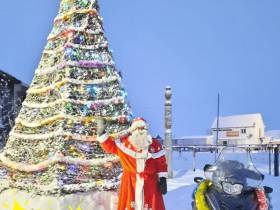 Акция "Чудо в окошко". Второклассникам Усть-Янского района Якутии в окно постучал Дед Мороз