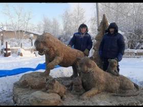 Фотоподборка символов наступающего года от мастеров из Якутии