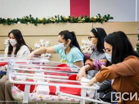 В Якутске выписали первых детей столетия