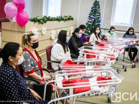 В Якутске выписали первых детей столетия