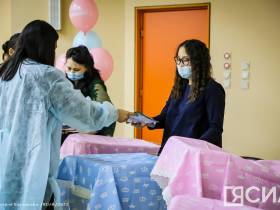 В Якутске выписали первых детей столетия