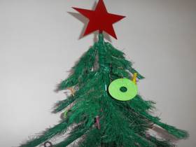 В Якутии осужденные соревновались в создании самой неординарной новогодней ёлки