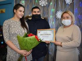 Первые новорожденные 2022 года в Олекминском районе Якутии получили сертификаты «Дети столетия»